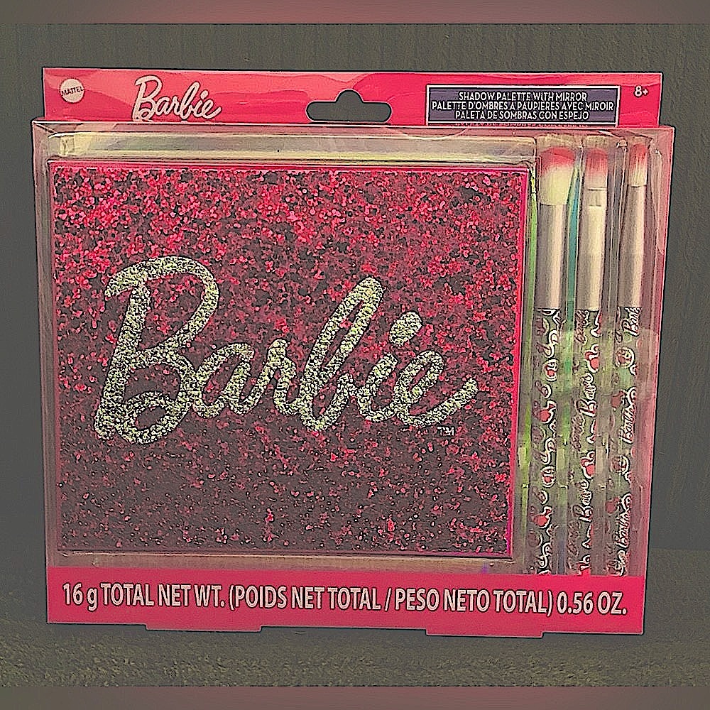Barbie Beauty Set — Eyeshadow Palette, Makeup Brushes, and Mirror - Picture 4 of 16